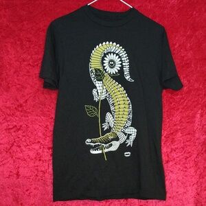 #Chompt-shirt Alligator crocodile smiling flower t-shirt
